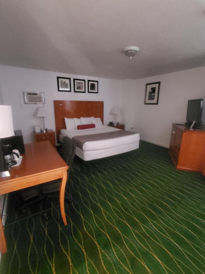 Bayview Lakefront Inn 圣伊尼亚斯 外观 照片
