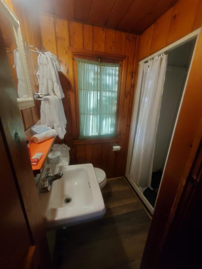 Bayview Lakefront Inn 圣伊尼亚斯 外观 照片